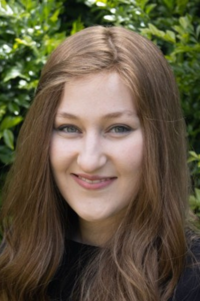Alumna Zahava Robinson headshot